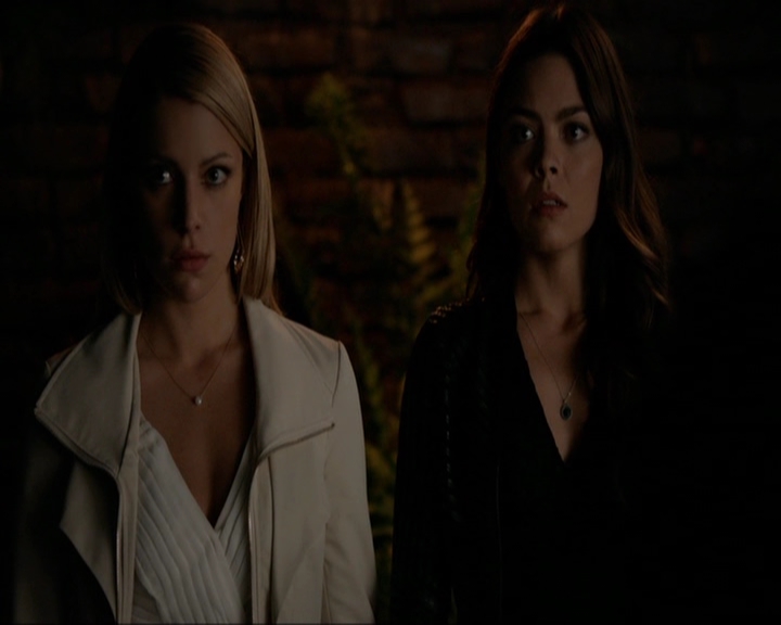 VampireDiariesWorld-dot-nl_7x08HoldMeThrillMeKissMeKillMe1229.jpg