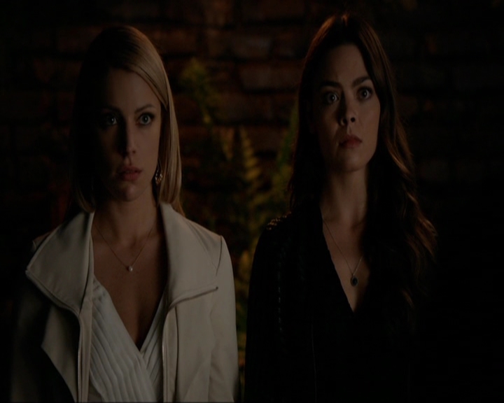 VampireDiariesWorld-dot-nl_7x08HoldMeThrillMeKissMeKillMe1236.jpg