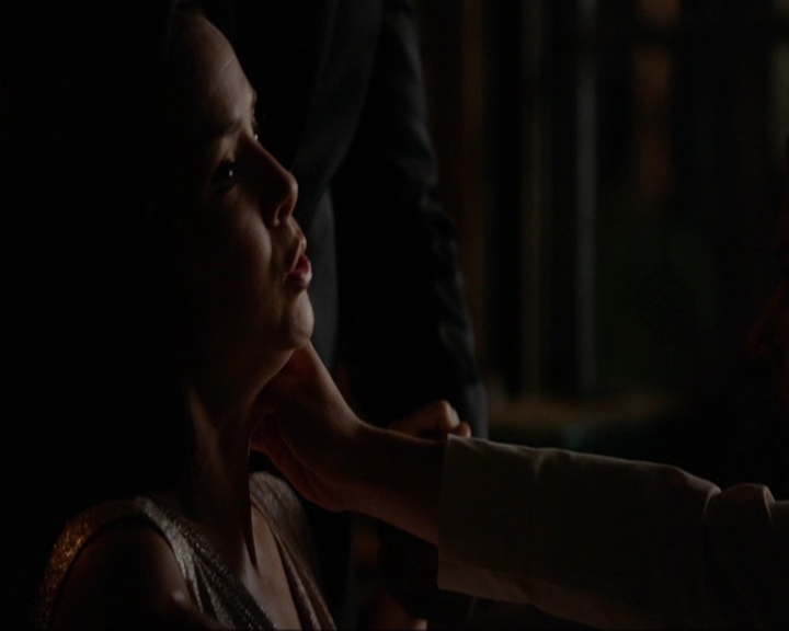 VampireDiariesWorld-dot-nl_7x08HoldMeThrillMeKissMeKillMe1323.jpg