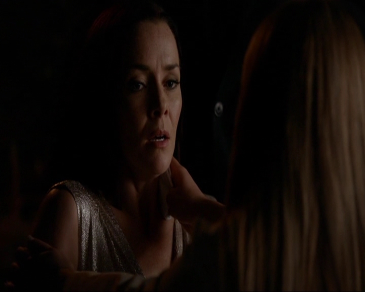 VampireDiariesWorld-dot-nl_7x08HoldMeThrillMeKissMeKillMe1335.jpg