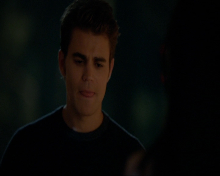 VampireDiariesWorld-dot-nl_7x08HoldMeThrillMeKissMeKillMe1384.jpg