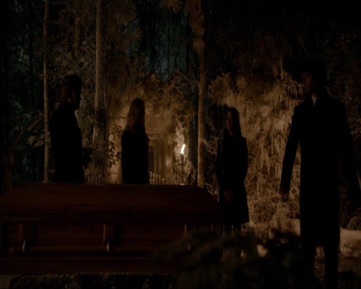 VampireDiariesWorld-dot-nl_7x09ColdAsIs0218.jpg