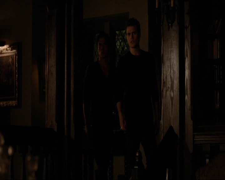 VampireDiariesWorld-dot-nl_7x09ColdAsIs1950.jpg