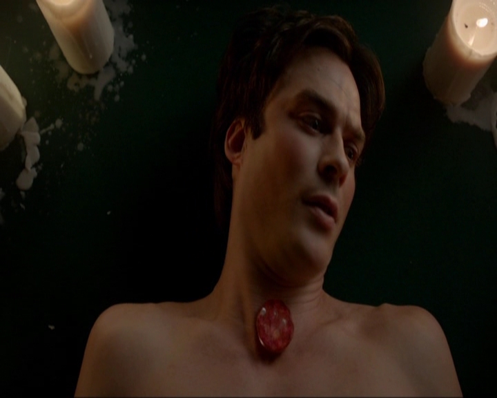 VampireDiariesWorld-dot-nl_7x10HellIsOtherPeople0555.jpg