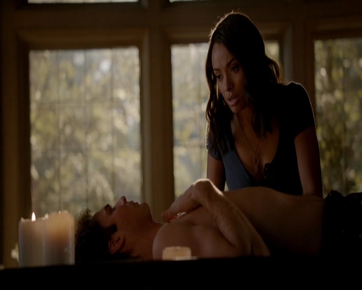 VampireDiariesWorld-dot-nl_7x10HellIsOtherPeople0557.jpg