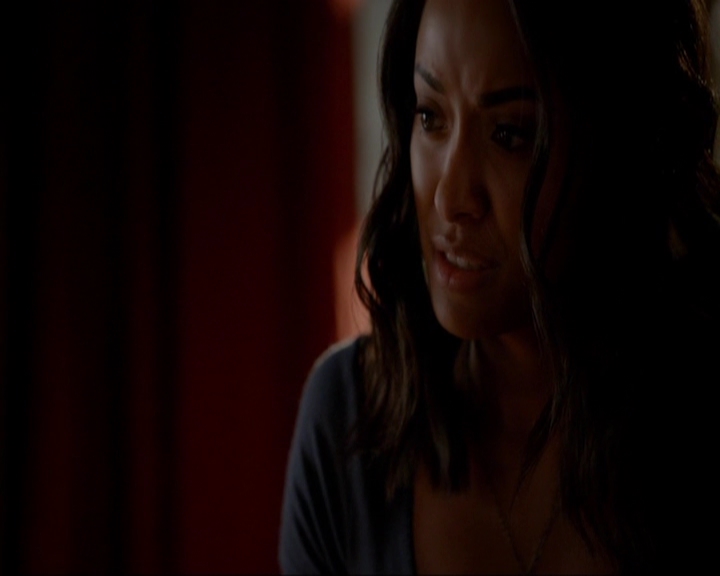 VampireDiariesWorld-dot-nl_7x10HellIsOtherPeople0571.jpg