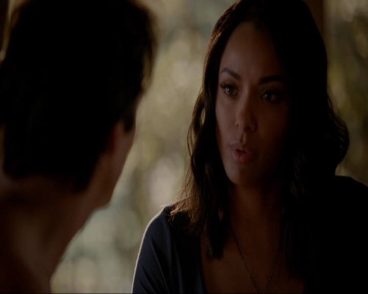 VampireDiariesWorld-dot-nl_7x10HellIsOtherPeople0583.jpg