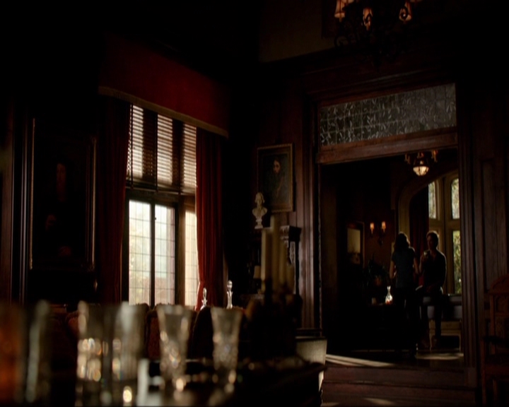 VampireDiariesWorld-dot-nl_7x10HellIsOtherPeople0611.jpg