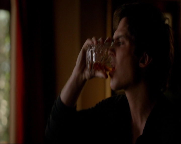 VampireDiariesWorld-dot-nl_7x10HellIsOtherPeople0612.jpg