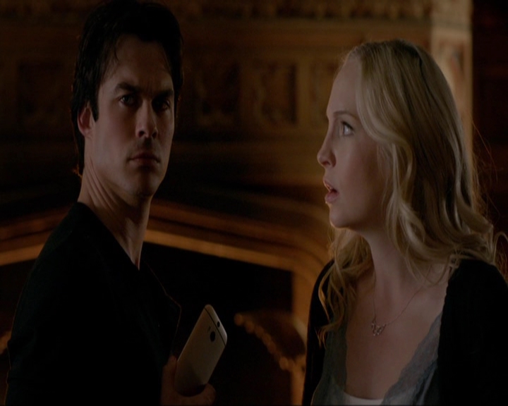 VampireDiariesWorld-dot-nl_7x10HellIsOtherPeople0713.jpg