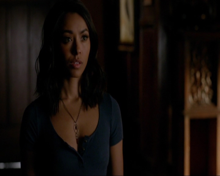 VampireDiariesWorld-dot-nl_7x10HellIsOtherPeople0717.jpg