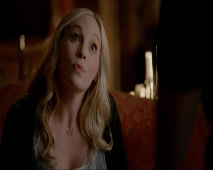 VampireDiariesWorld-dot-nl_7x10HellIsOtherPeople0802.jpg