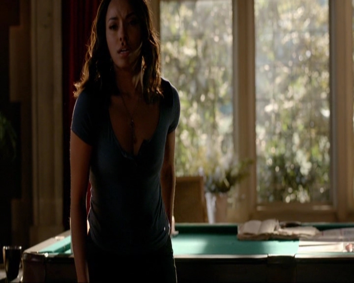 VampireDiariesWorld-dot-nl_7x10HellIsOtherPeople0817.jpg