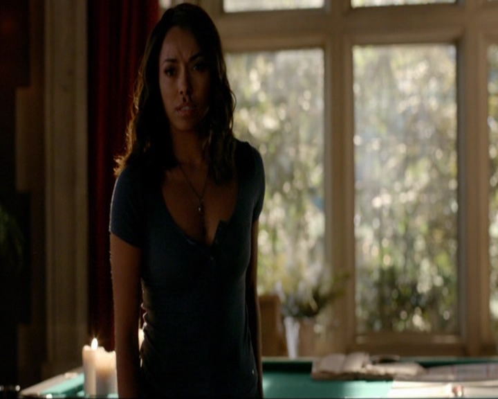 VampireDiariesWorld-dot-nl_7x10HellIsOtherPeople0819.jpg