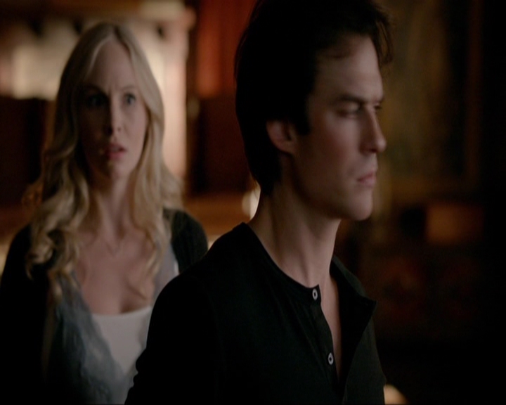 VampireDiariesWorld-dot-nl_7x10HellIsOtherPeople0821.jpg