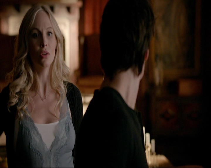 VampireDiariesWorld-dot-nl_7x10HellIsOtherPeople0822.jpg