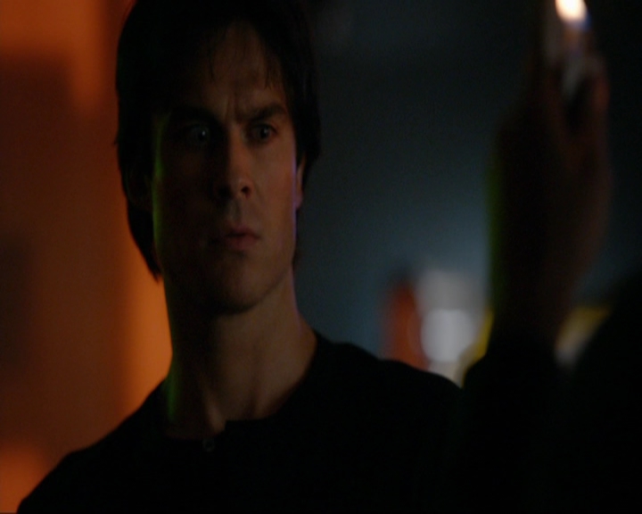 VampireDiariesWorld-dot-nl_7x10HellIsOtherPeople0875.jpg