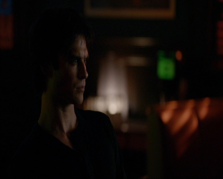 VampireDiariesWorld-dot-nl_7x10HellIsOtherPeople0902.jpg