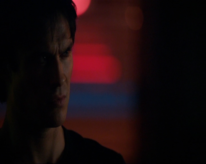 VampireDiariesWorld-dot-nl_7x10HellIsOtherPeople0912.jpg