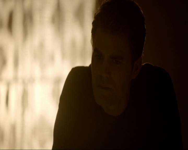 VampireDiariesWorld-dot-nl_7x11ThingsWeLostInTheFire0433.jpg