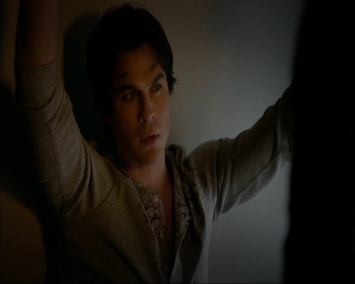 VampireDiariesWorld-dot-nl_7x11ThingsWeLostInTheFire0516.jpg