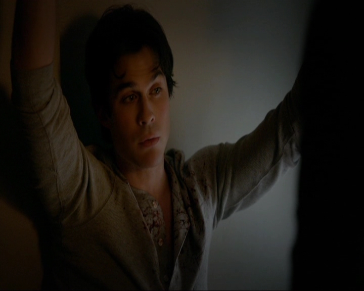 VampireDiariesWorld-dot-nl_7x11ThingsWeLostInTheFire0517.jpg