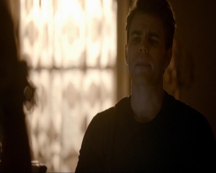 VampireDiariesWorld-dot-nl_7x11ThingsWeLostInTheFire0524.jpg