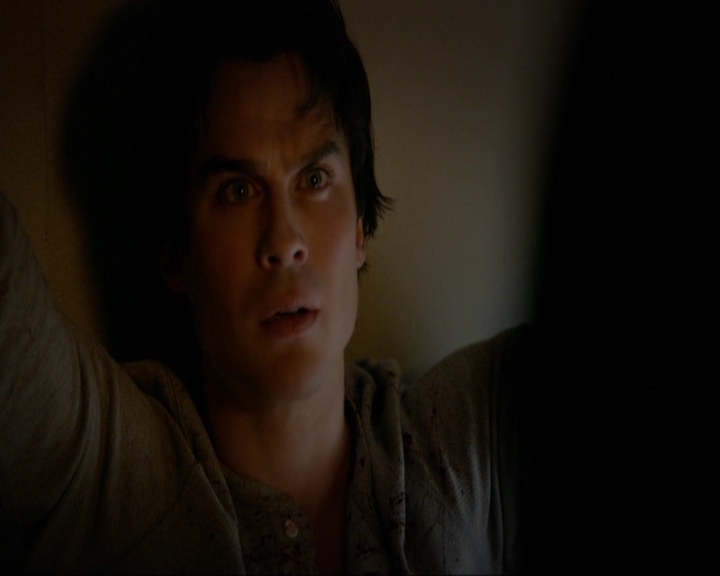 VampireDiariesWorld-dot-nl_7x11ThingsWeLostInTheFire0535.jpg