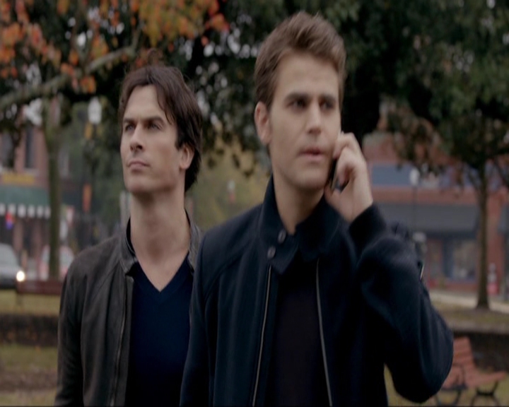 VampireDiariesWorld-dot-nl_7x11ThingsWeLostInTheFire0604.jpg