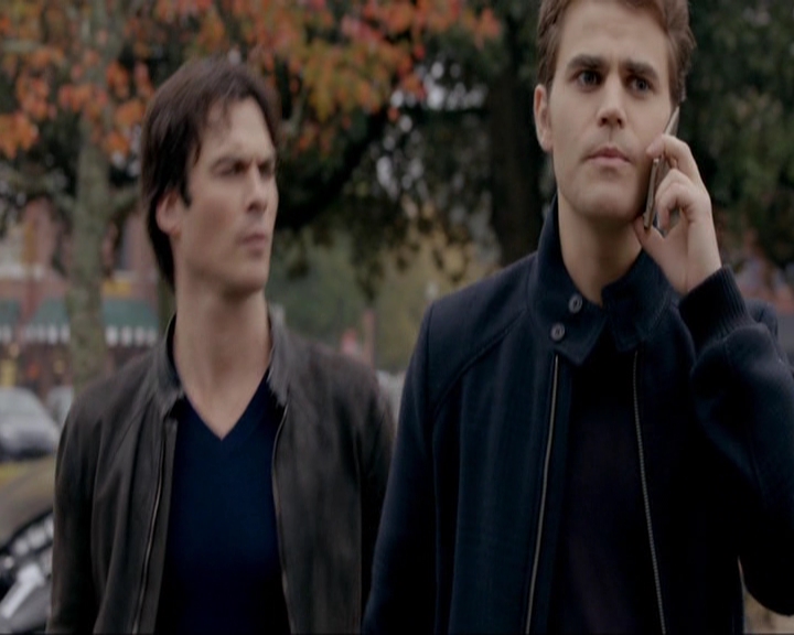 VampireDiariesWorld-dot-nl_7x11ThingsWeLostInTheFire0606.jpg