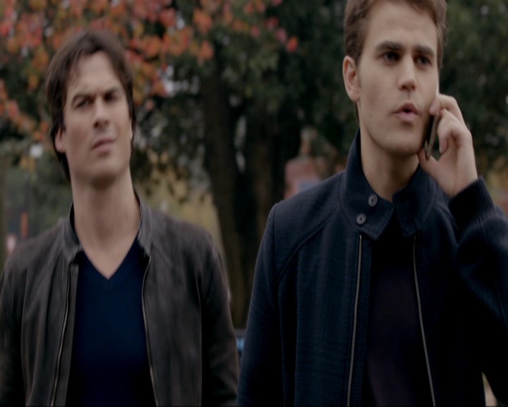 VampireDiariesWorld-dot-nl_7x11ThingsWeLostInTheFire0607.jpg