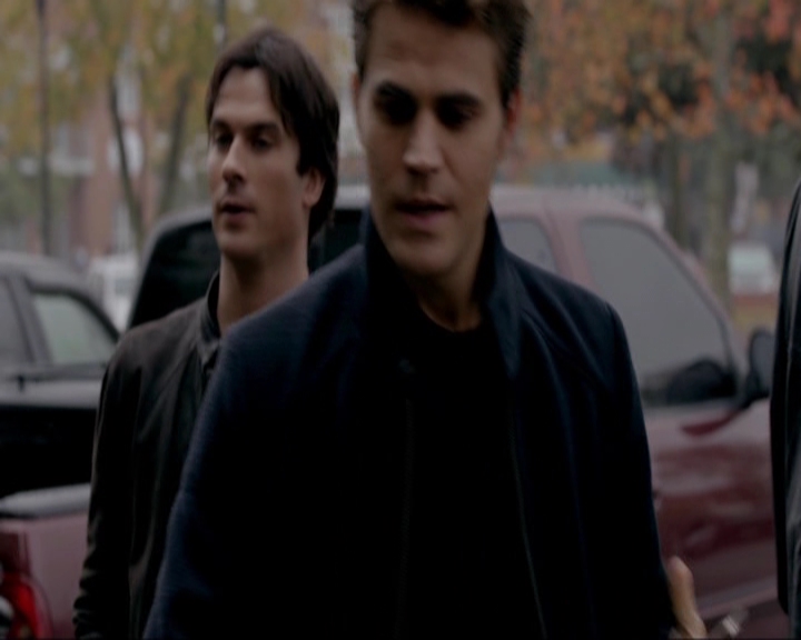 VampireDiariesWorld-dot-nl_7x11ThingsWeLostInTheFire0618.jpg