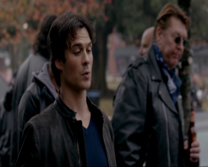 VampireDiariesWorld-dot-nl_7x11ThingsWeLostInTheFire0621.jpg