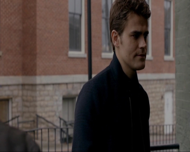 VampireDiariesWorld-dot-nl_7x11ThingsWeLostInTheFire0623.jpg