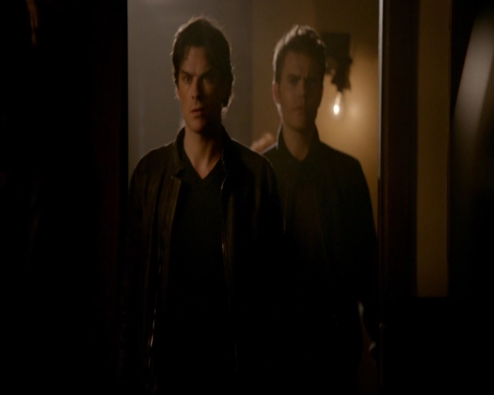 VampireDiariesWorld-dot-nl_7x11ThingsWeLostInTheFire0627.jpg