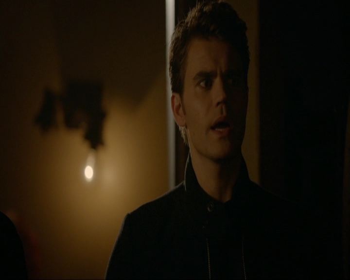 VampireDiariesWorld-dot-nl_7x11ThingsWeLostInTheFire0645.jpg