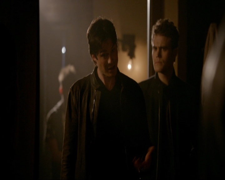 VampireDiariesWorld-dot-nl_7x11ThingsWeLostInTheFire0649.jpg