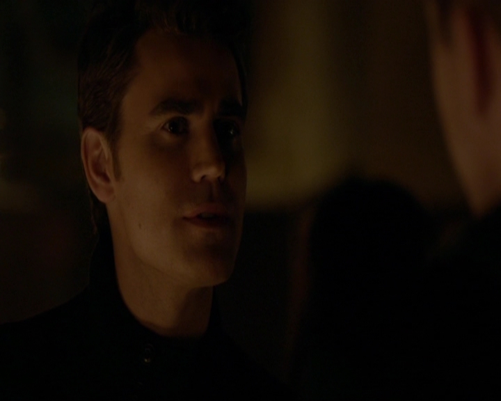 VampireDiariesWorld-dot-nl_7x11ThingsWeLostInTheFire0699.jpg