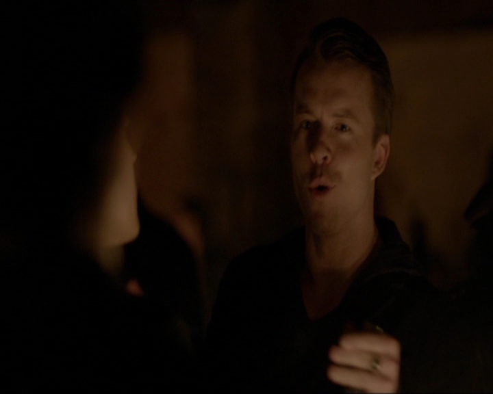 VampireDiariesWorld-dot-nl_7x11ThingsWeLostInTheFire0702.jpg