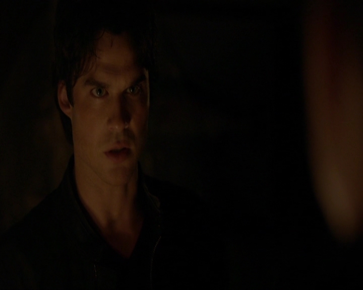 VampireDiariesWorld-dot-nl_7x11ThingsWeLostInTheFire0704.jpg