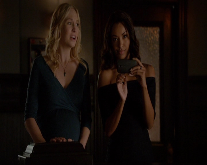 VampireDiariesWorld-dot-nl_7x11ThingsWeLostInTheFire0784.jpg