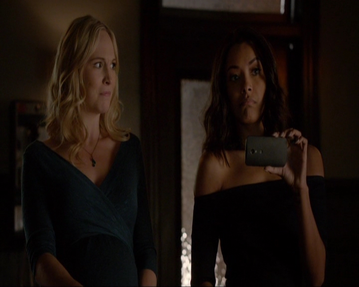 VampireDiariesWorld-dot-nl_7x11ThingsWeLostInTheFire0804.jpg