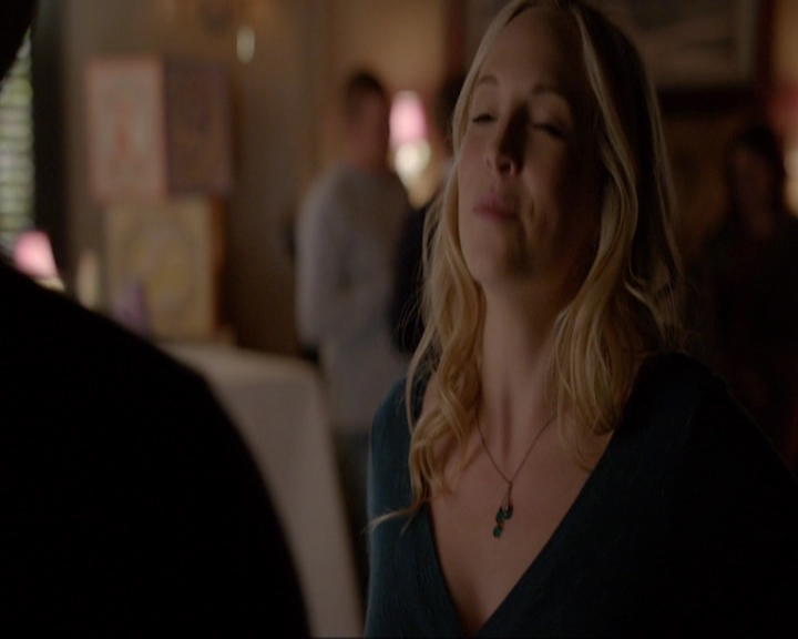 VampireDiariesWorld-dot-nl_7x11ThingsWeLostInTheFire0833.jpg