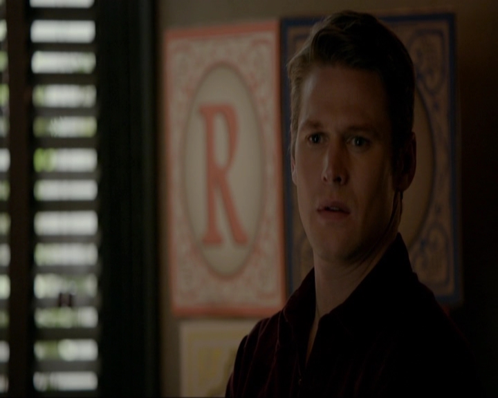 VampireDiariesWorld-dot-nl_7x11ThingsWeLostInTheFire0907.jpg