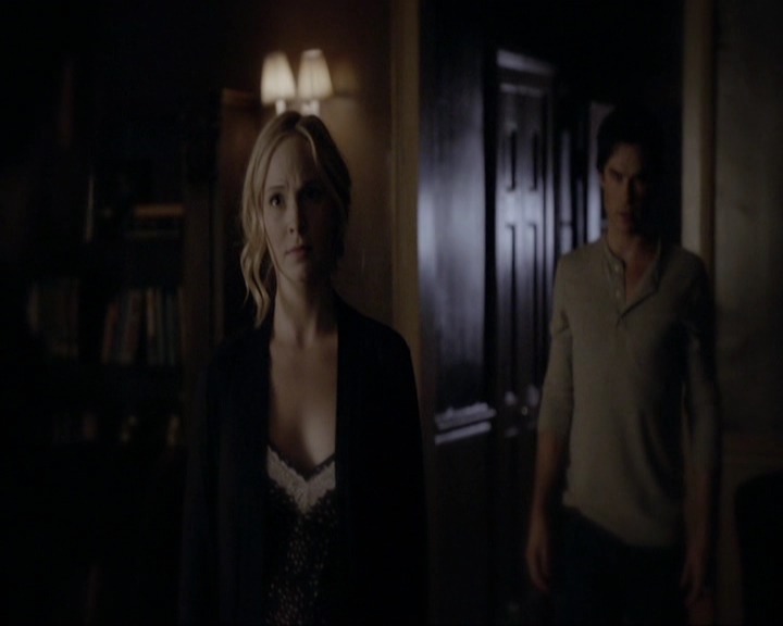 VampireDiariesWorld-dot-nl_7x11ThingsWeLostInTheFire1132.jpg