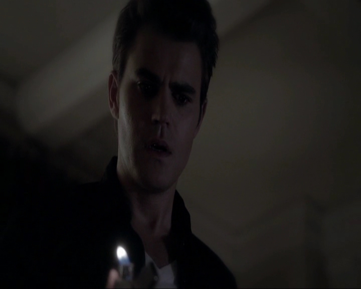 VampireDiariesWorld-dot-nl_7x11ThingsWeLostInTheFire1241.jpg