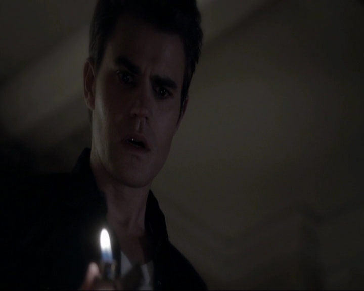 VampireDiariesWorld-dot-nl_7x11ThingsWeLostInTheFire1242.jpg