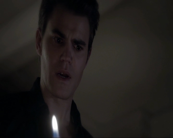 VampireDiariesWorld-dot-nl_7x11ThingsWeLostInTheFire1245.jpg