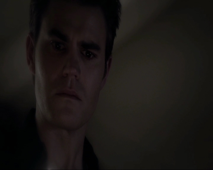 VampireDiariesWorld-dot-nl_7x11ThingsWeLostInTheFire1253.jpg