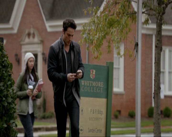 VampireDiariesWorld-dot-nl_7x11ThingsWeLostInTheFire1371.jpg